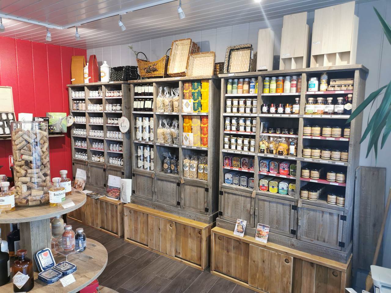 épicerie Cave à vins à Montignac-Charente
